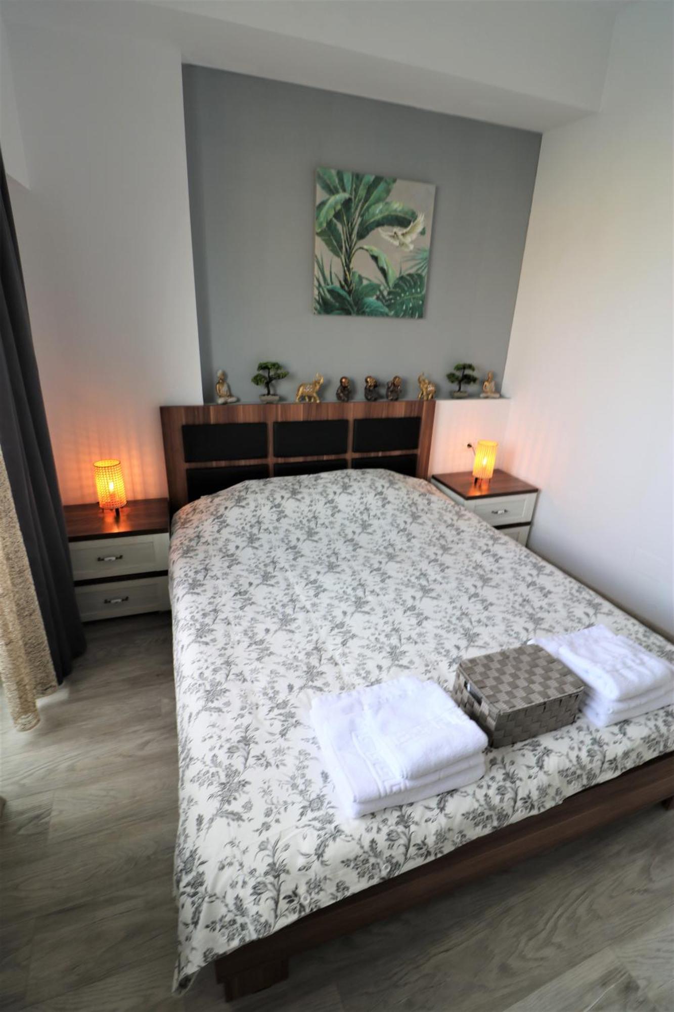 Cozy Deluxe Apartment - Old Town - Free Minibar Bucarest Esterno foto