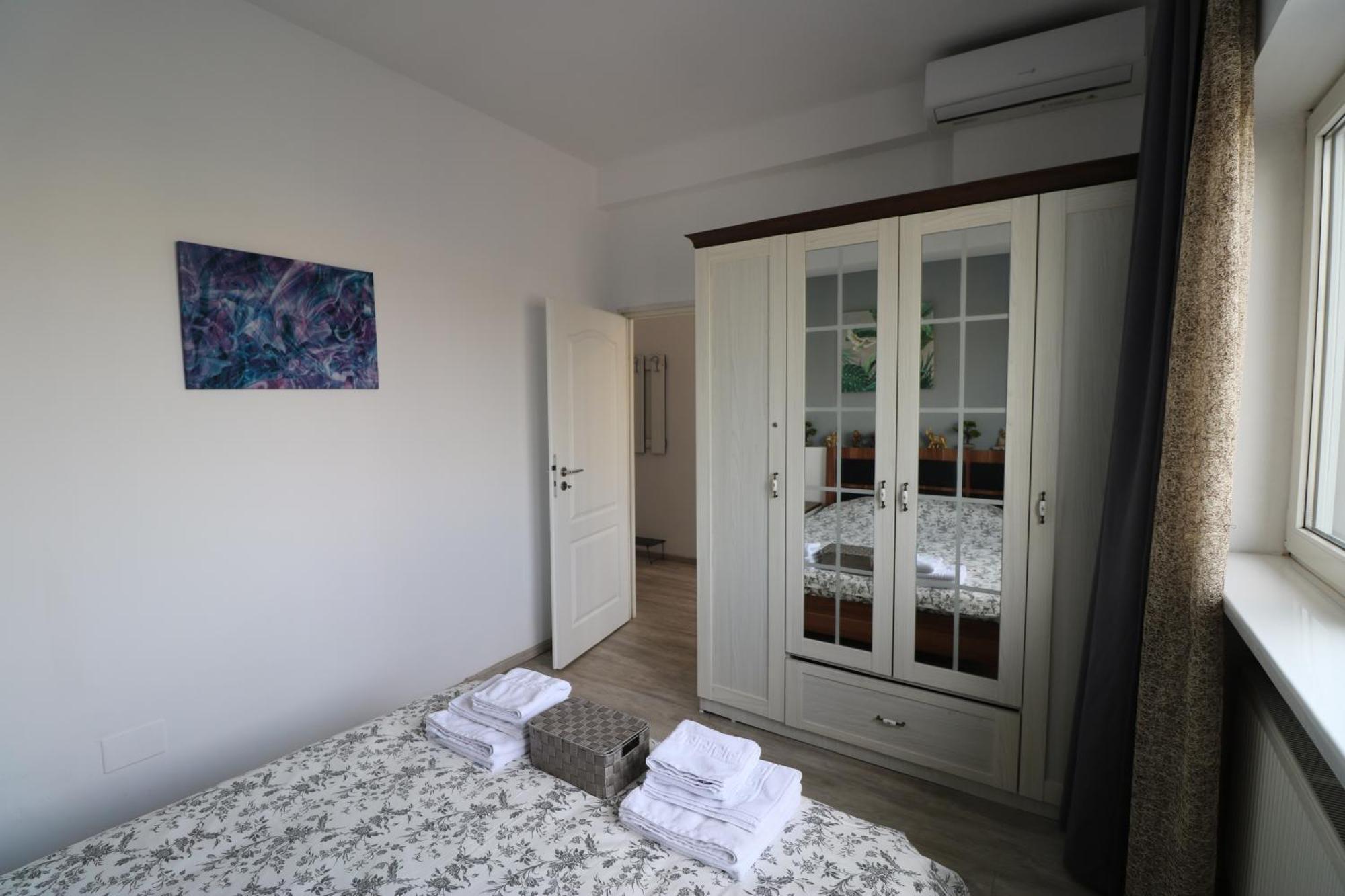 Cozy Deluxe Apartment - Old Town - Free Minibar Bucarest Esterno foto
